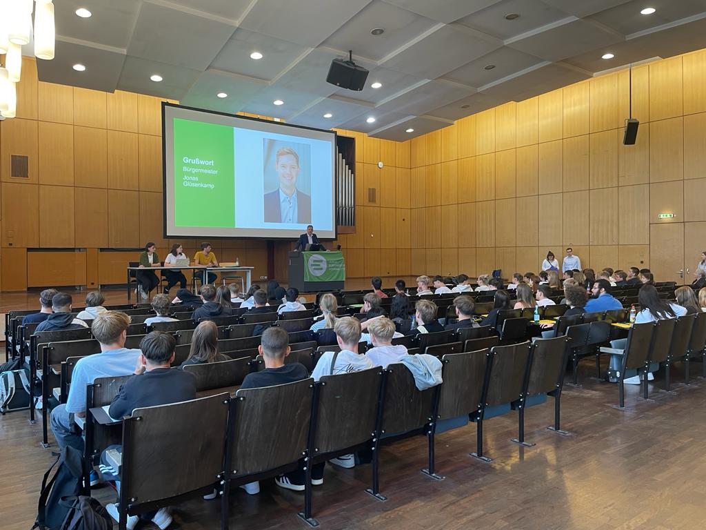 Plenarversammlung der Simulation des Europäischen Parlaments in Bamberg